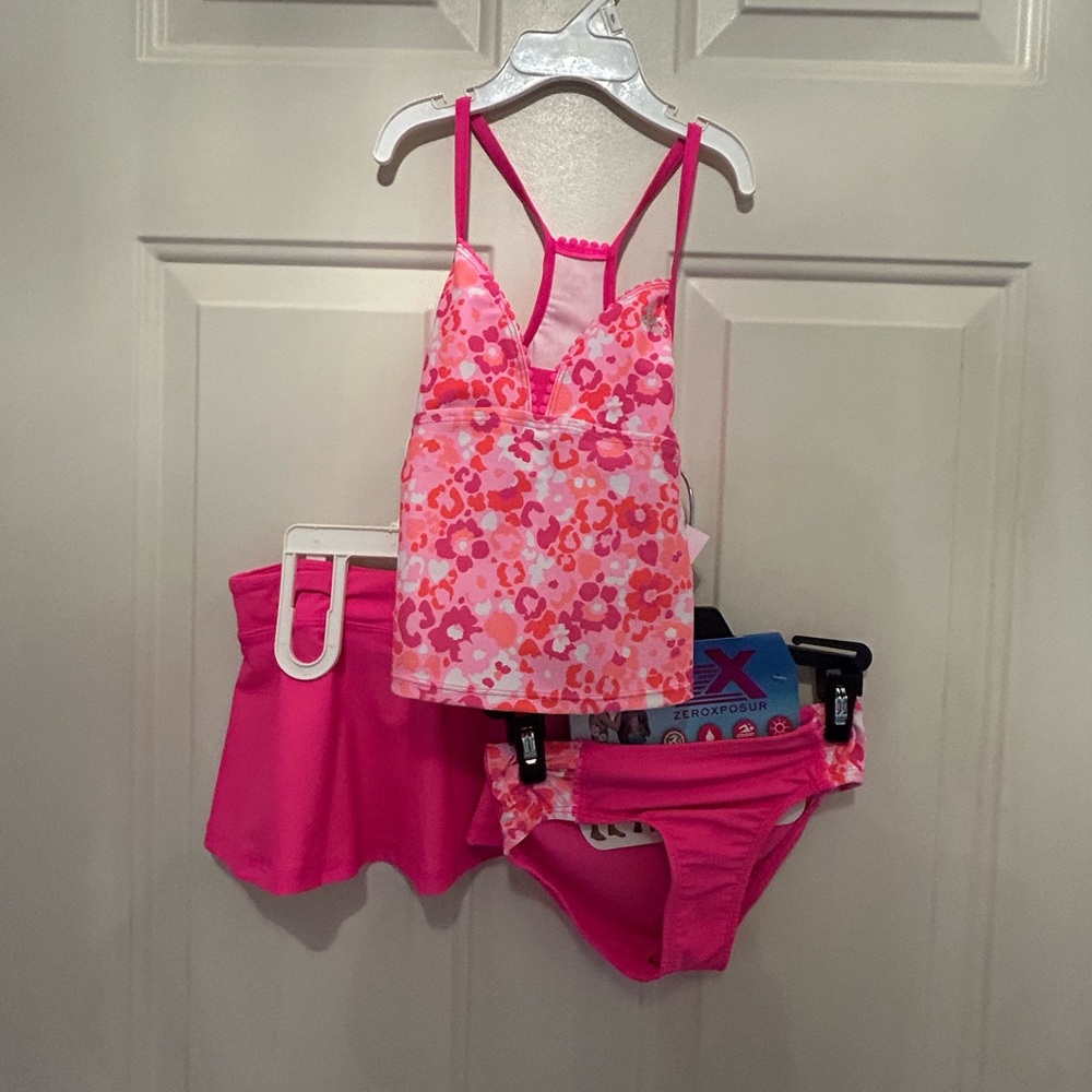 NWTs girls XXS 4/5 3 piece ZEROXPOSUR Pink Floral Bikini Set